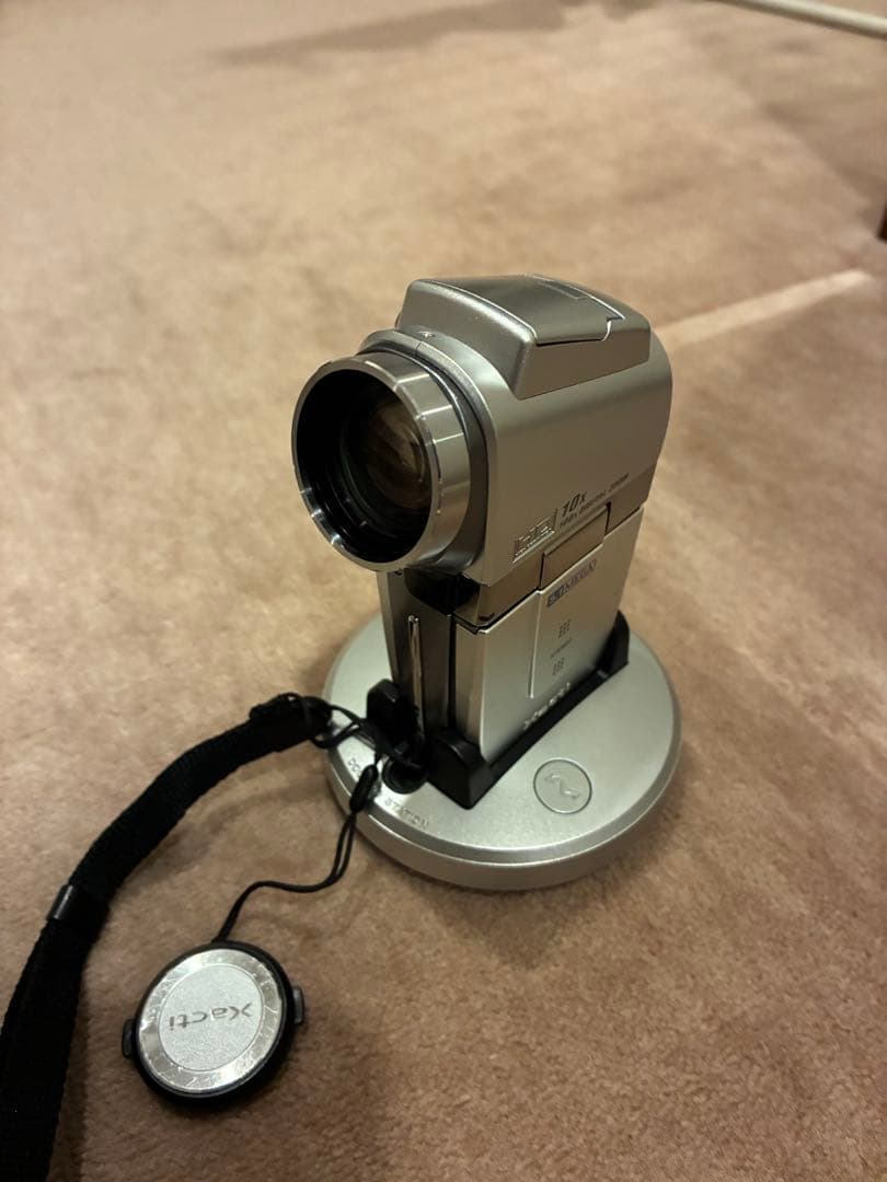 Xacti HD1A CCD コンデジ カメラ 5.1メガピクセル - メルカリ