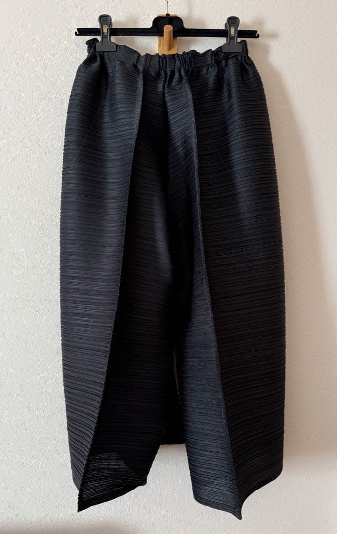 プリーツプリーズ バウンス シッカー ブラック キュロット