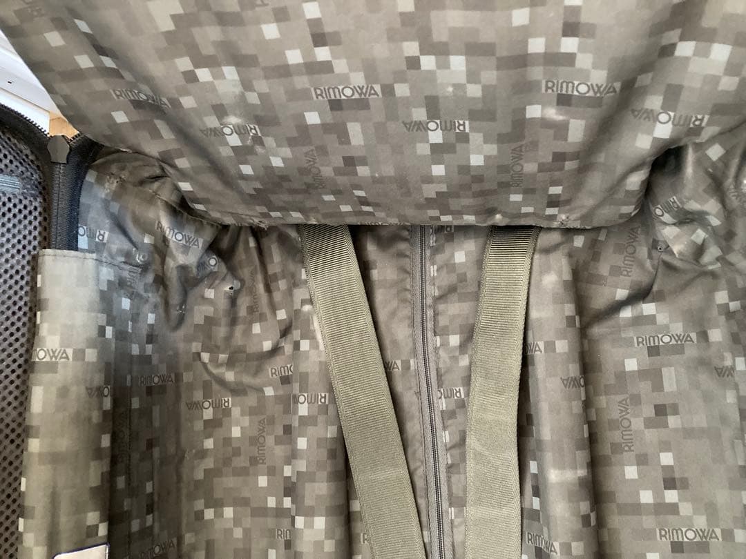 リモワサルサ2輪 デジタル迷彩仕様 最新TSA搭載☆艶消黒35ℓ機内持込