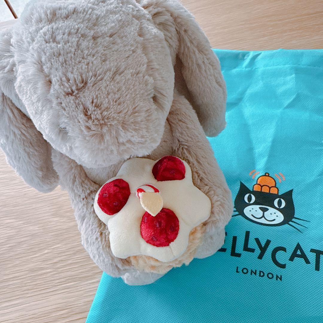  ジェリーキャット 誕生日ケーキ　うさぎ Bunny ぬいぐるみ