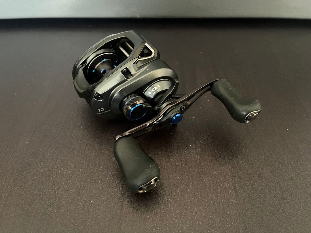 シマノ SLX MGL 70 右巻き 美品 シマノ（SHIMANO） 3/1まで+P5% ベイトリール 24 SLX 70 右巻き 70