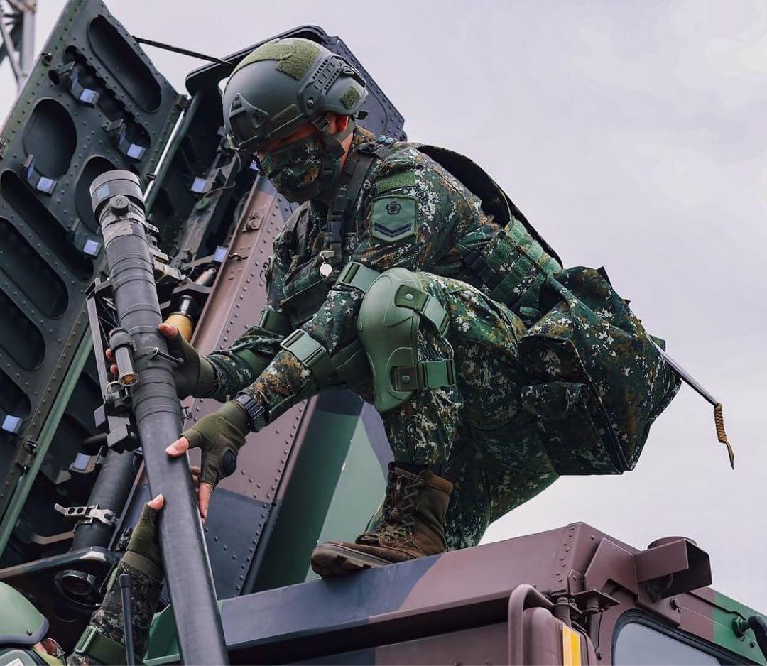 中華民国国軍 台湾軍 EMBH-105ヘルメット XL MICH 最終値下 - メルカリ