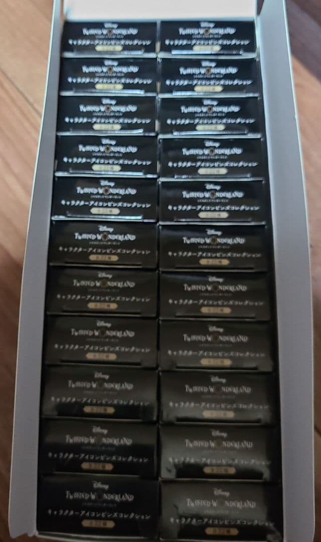 ツイステッドワンダーランド ツイステ コンプリートBOX ピンズ ピンバッジ