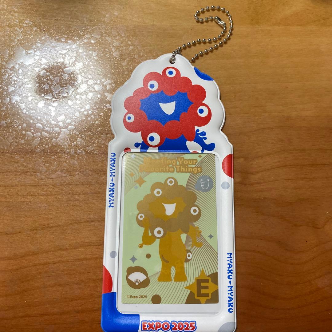 大阪関西万博 ミャクミャク トレーディングカードホルダー - メルカリ