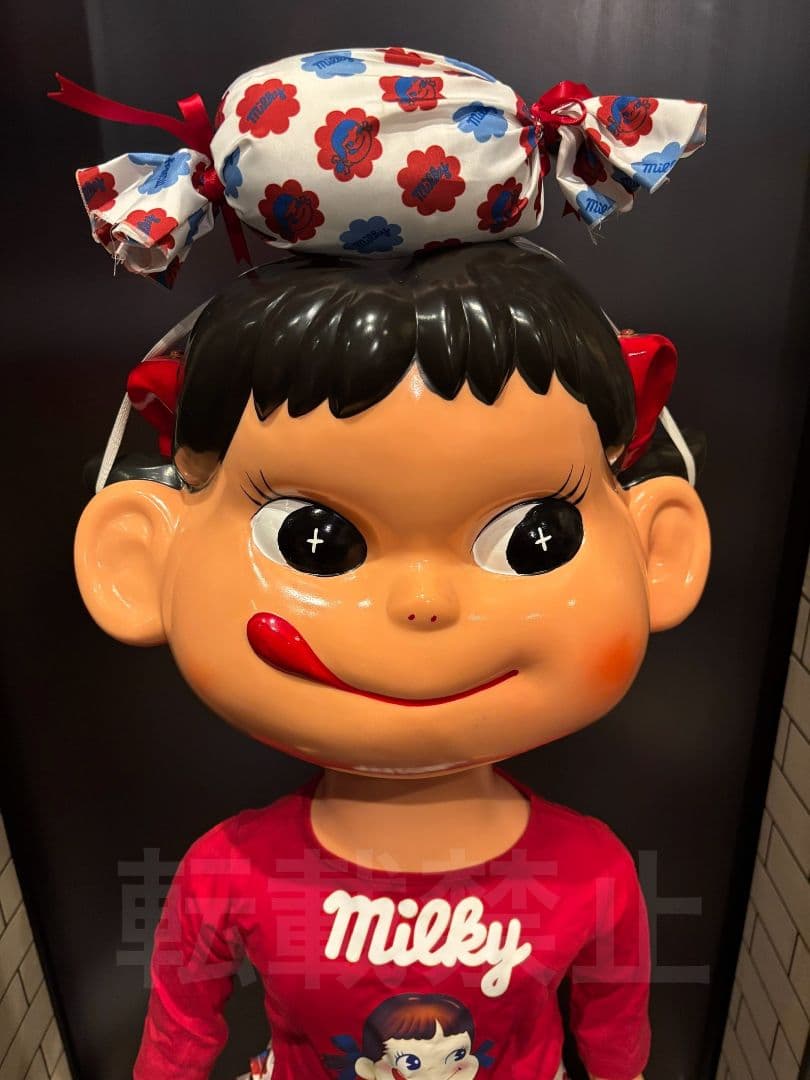 不二家 店頭ペコちゃん ほっぺの赤いペコちゃん 等身大