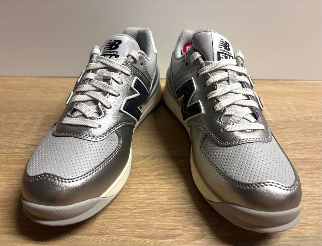 未使用 24.5cm 2E ニューバランスゴルフシューズWGS574R3シルバー