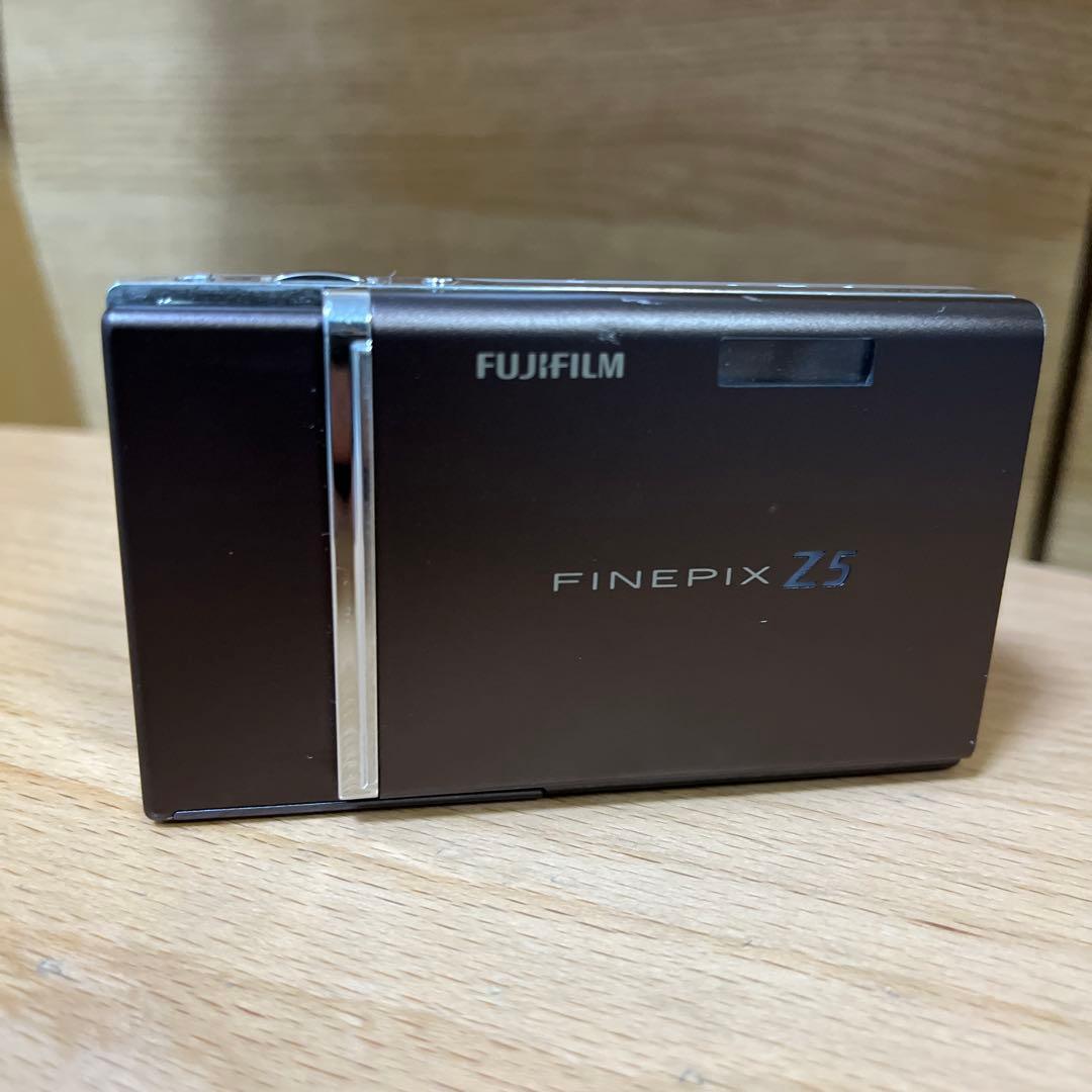 【送料無料】FUJIFILM finepix Z5fd デジタルカメラ　コンデジ Amazon | FUJIFILM デジタルカメラ FinePix(ファインピックス) Z5fd FX