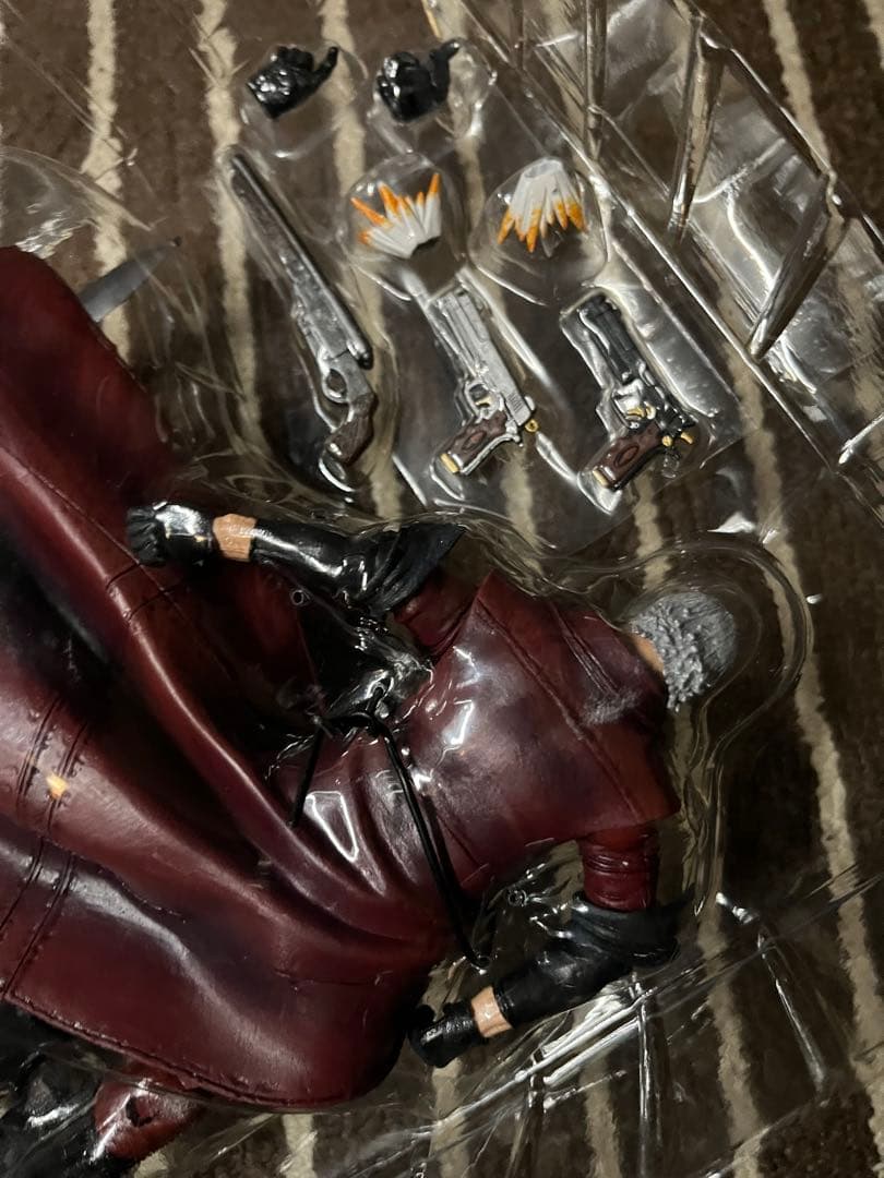 NECA Devil May Cry•フィギュア デビルメイクライ/ダンテ - メルカリ