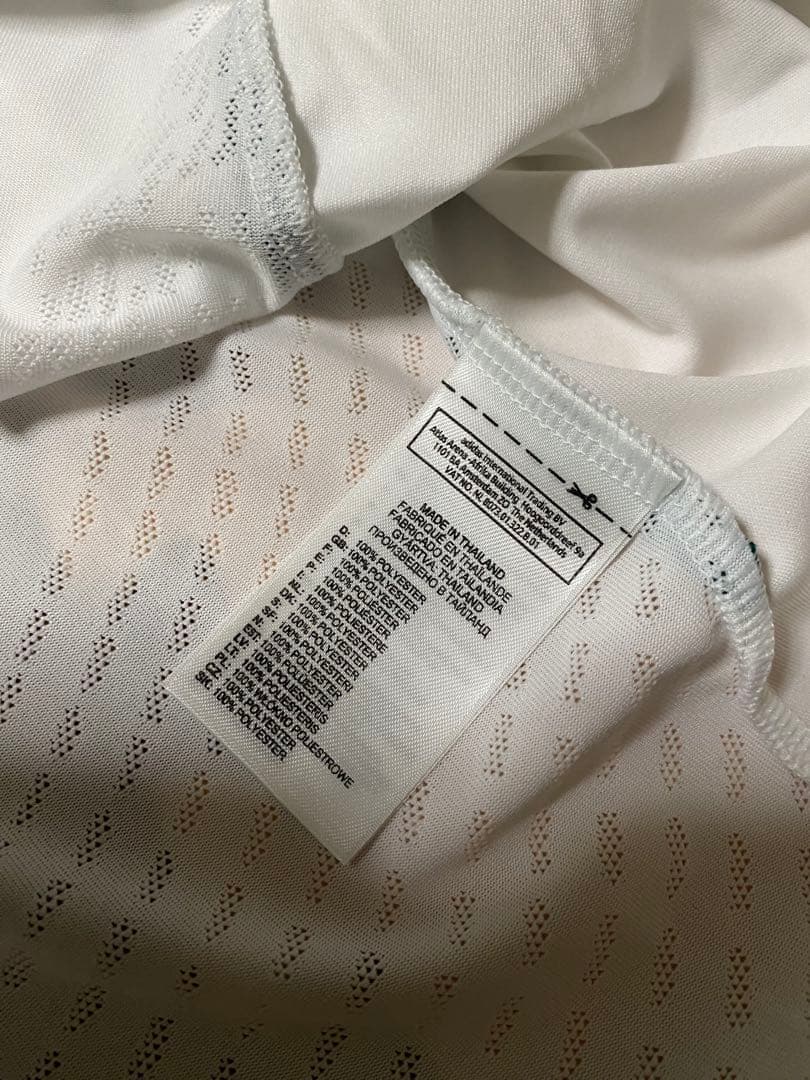 長谷部誠 直筆サイン入りヴォルフスブルクユニフォーム 直筆サイン