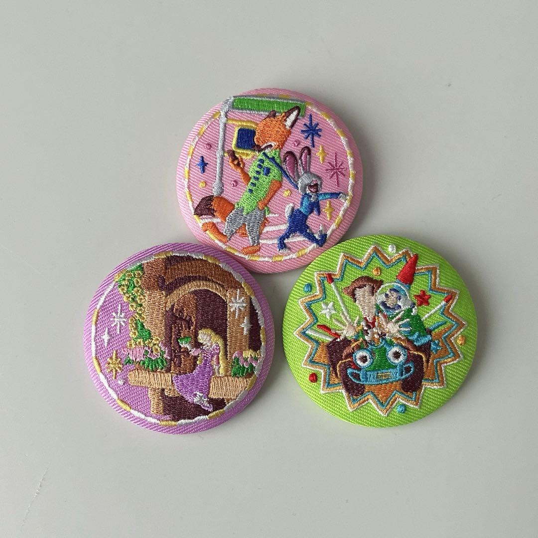 ディズニー 刺繍缶バッジ ズートピア トイストーリー ラプンツェル