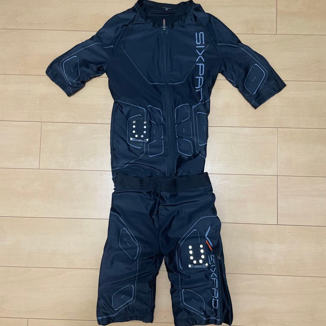シックスパッド　パワースーツ　 トップ&ボトムセット　 Mサイズ　箱付き シックスパッド パワースーツ トップ＆ボトム(Power Suit Top＆Bottom