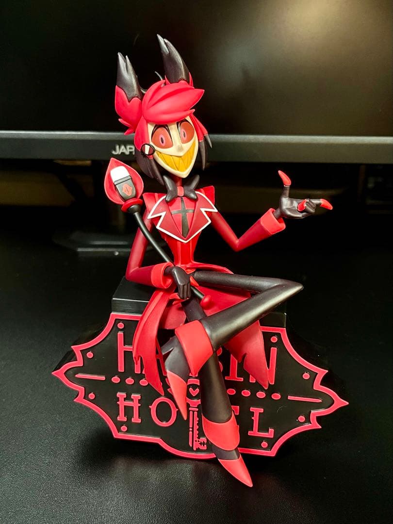 ハズビンホテル アラスター モニタートップフィギュア - メルカリ