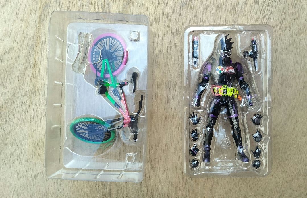 S.H.Figuarts 仮面ライダーゲンム シャカリキスポーツ付き限定版