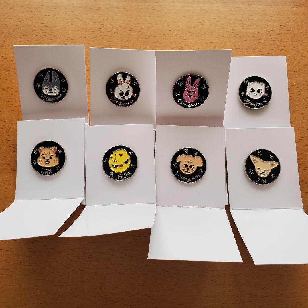 Stray Kids スキズ 展覧会 ランダムピンバッチ コンプリート - メルカリ