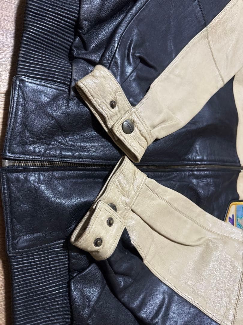 サイズ44 Pelle Pelle バックロゴ 短丈 オールレザージャケット - メルカリ