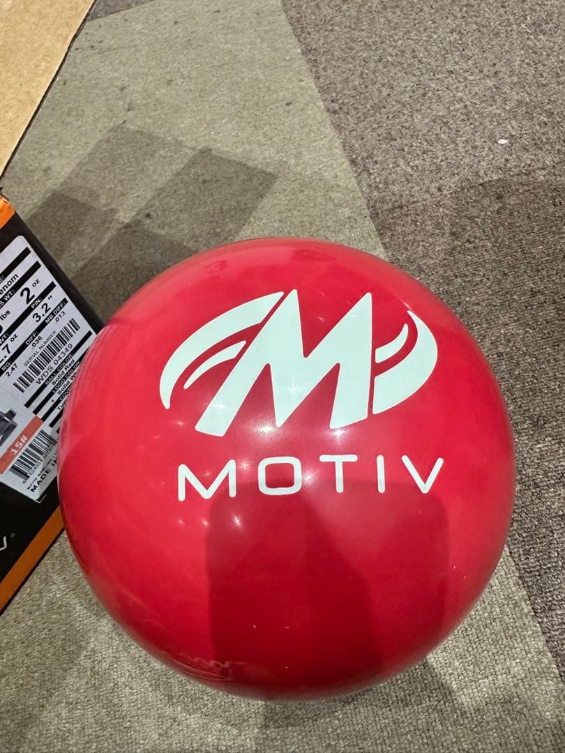 ☆新品☆モーティブ ライジングベノム ボウリングボール 15ポンド