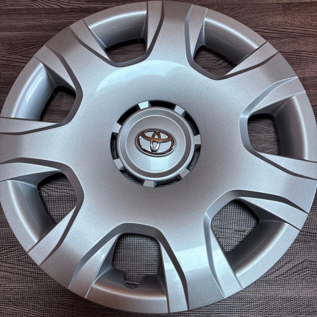 ハイエース200型 新車外し 純正ホイールキャップ - メルカリ