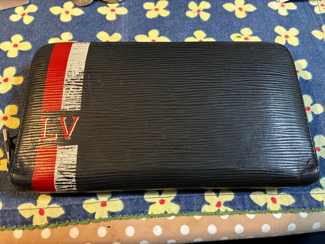 激レア】LOUIS VUITTON ジッピーウォレットエピ限定モデル長財布 LOUIS VUITTON（ルイ・ヴィトン） 財布 エピ ジッピーウォレット