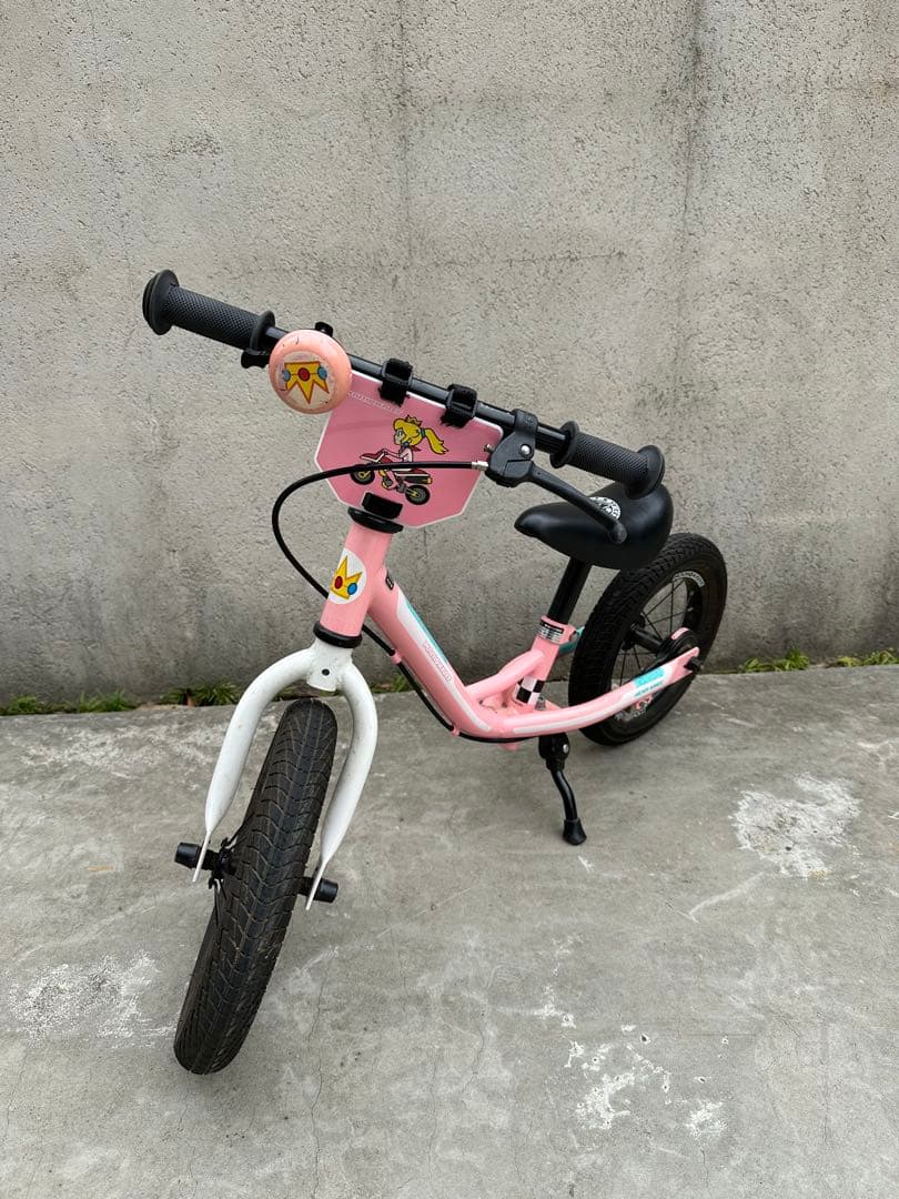 キッカーアバンス マリオカート ピーチ姫 バランスバイク ストライダー