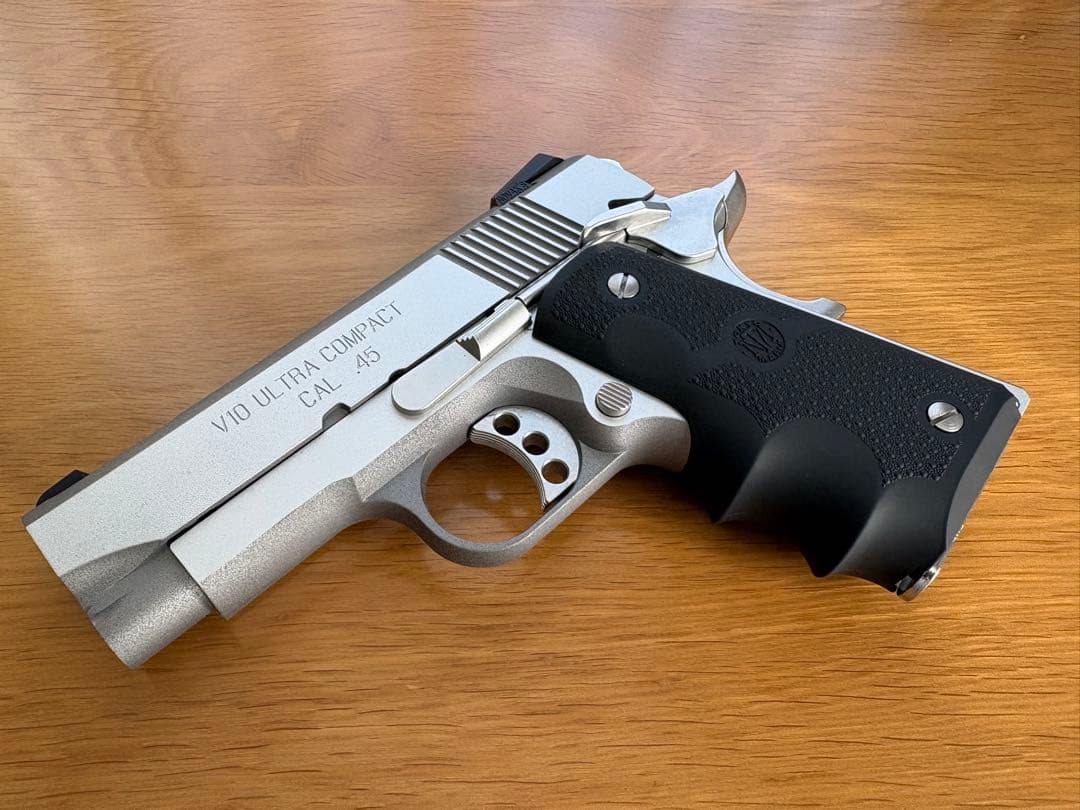 東京マルイ V10 ウルトラコンパクト シルバー　ガスブローバック