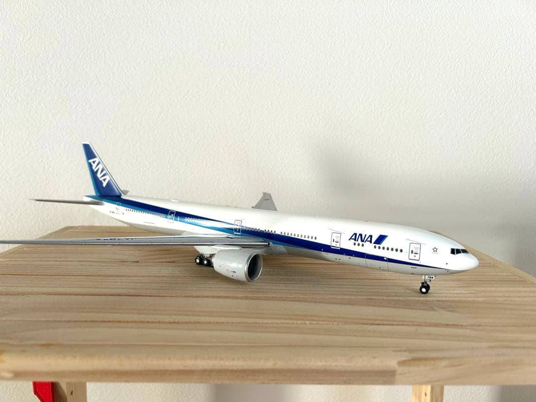 週末値下げ！ ANA B777-300ER （1/200） ANA (アナ) 1:200スケール ジェット機 BOEING 777-300ER NH20017