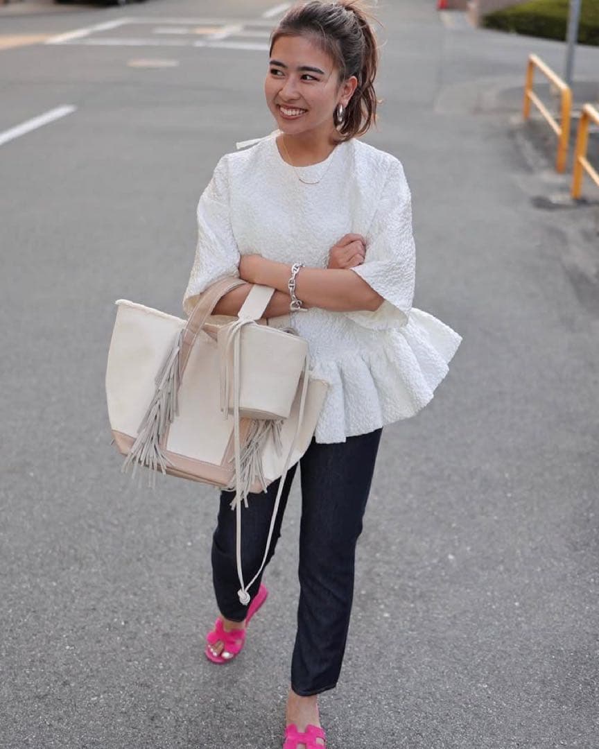 Gypsohila ジプソフィア フラワーグロスTシャツ