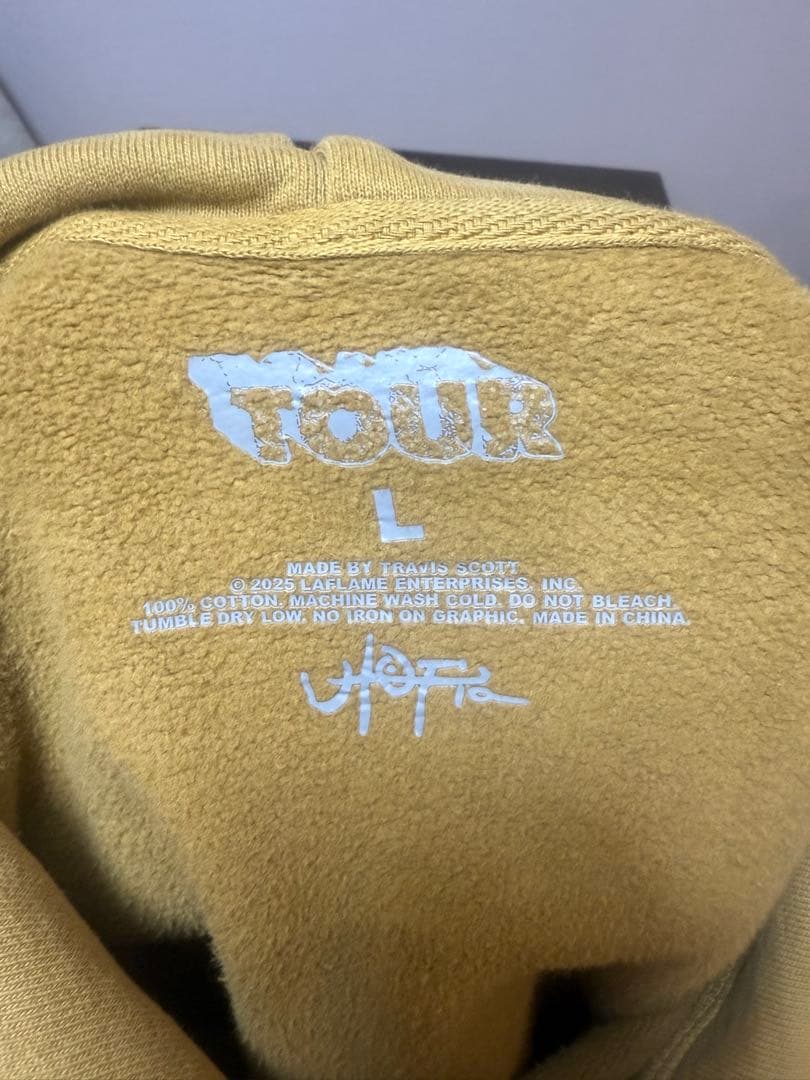 新品travis scott トラヴィススコット ライブ パーカーLサイズ②