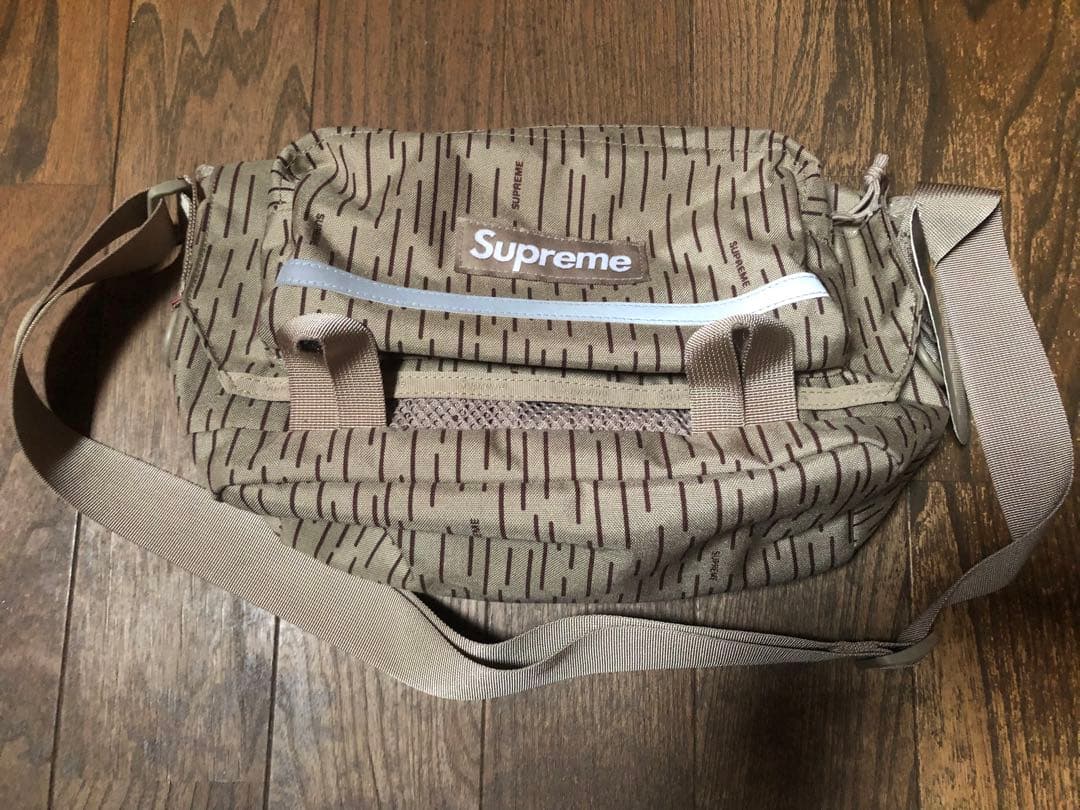 バッグ Supreme 24FW Messenger Bag Tan Raindrop Supreme Messenger Bag (FW24) - $98