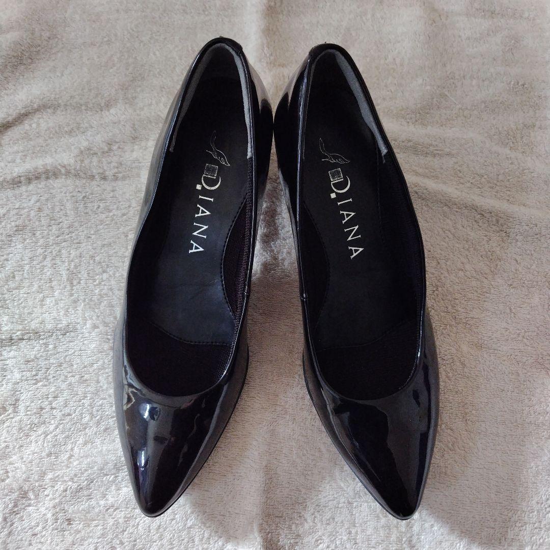 DIANA 黒 エナメルパンプス 24.5cm - メルカリ