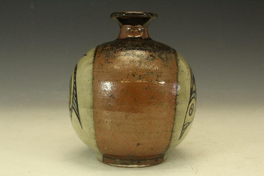 萬屋焼 やちむん 金城一門 魚紋 一輪挿し 花瓶 在銘(メ1285) - メルカリ