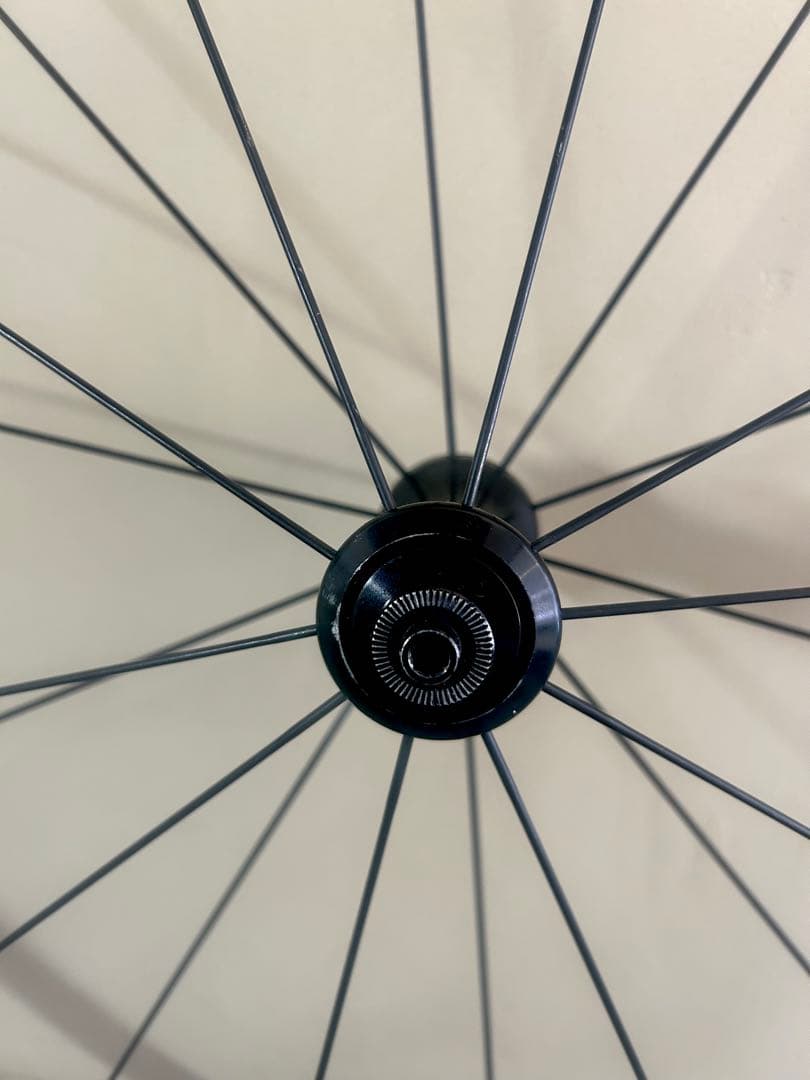 鬼軽な0.50g！【カーボンホイール前輪】スポーク外れ品