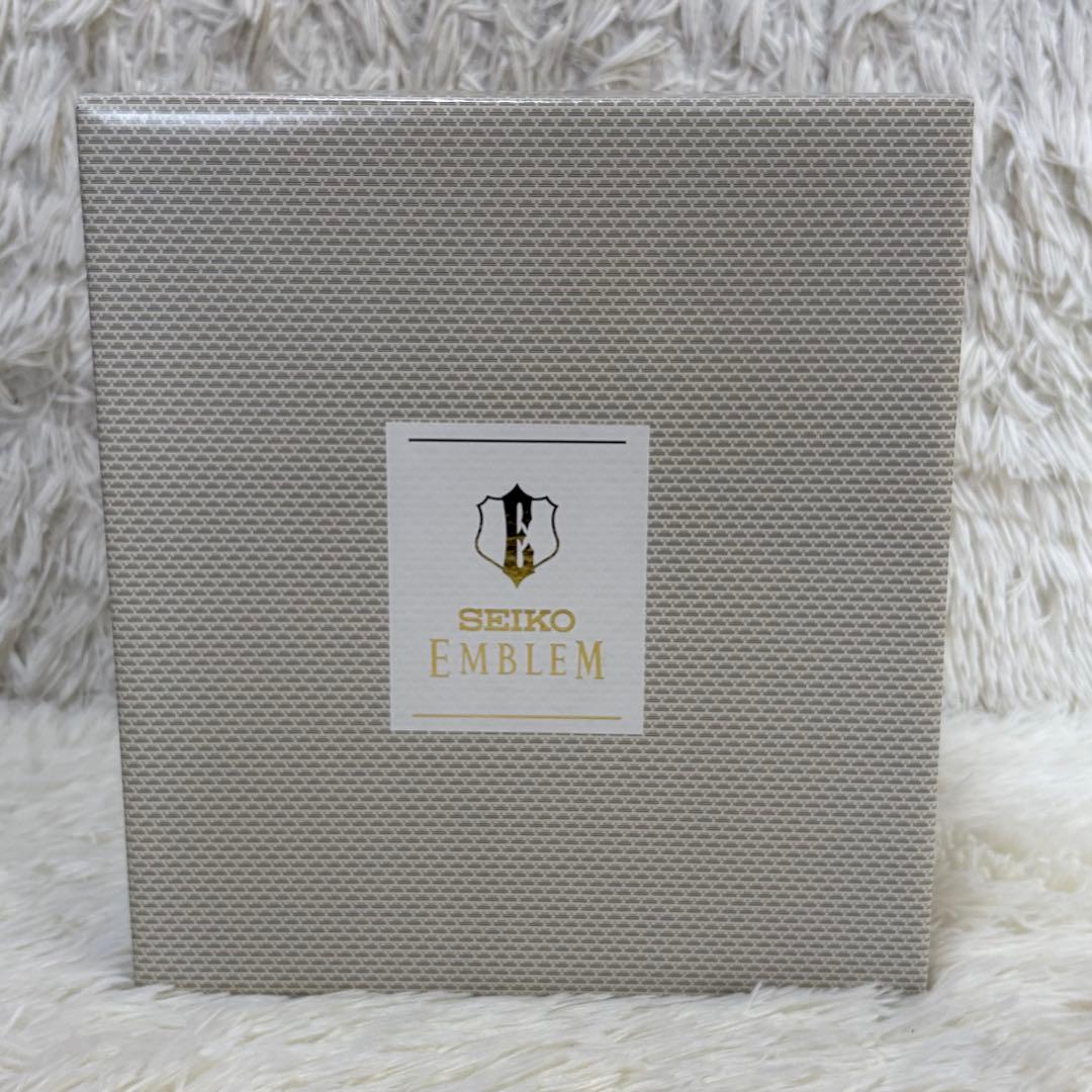 ✨未使用品✨ SEIKO エンブレム 電波置き時計 HW582B 2025.1 - メルカリ