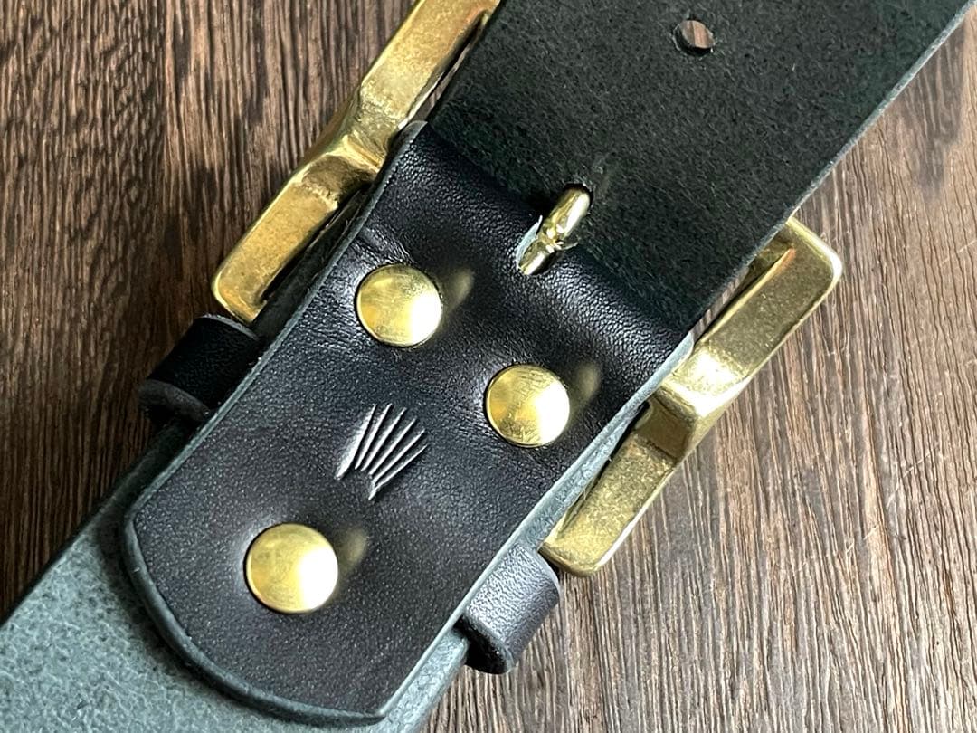 スタッズギャリソンベルト 牛ヌメ 真鍮 38mm HTC CALEE - メルカリ