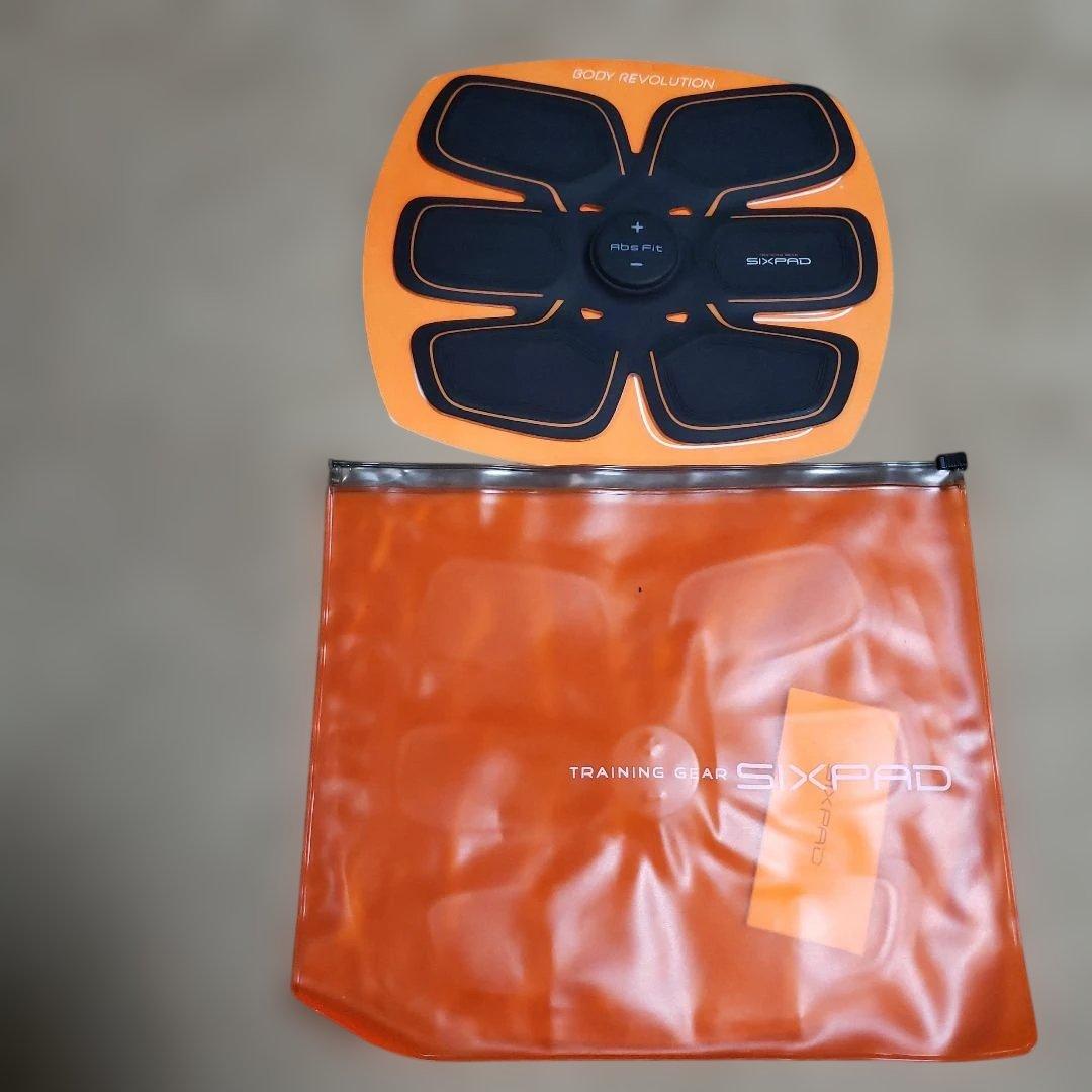 SIXPAD BODY REVOLUTION EMS腹筋トレーニング - メルカリ
