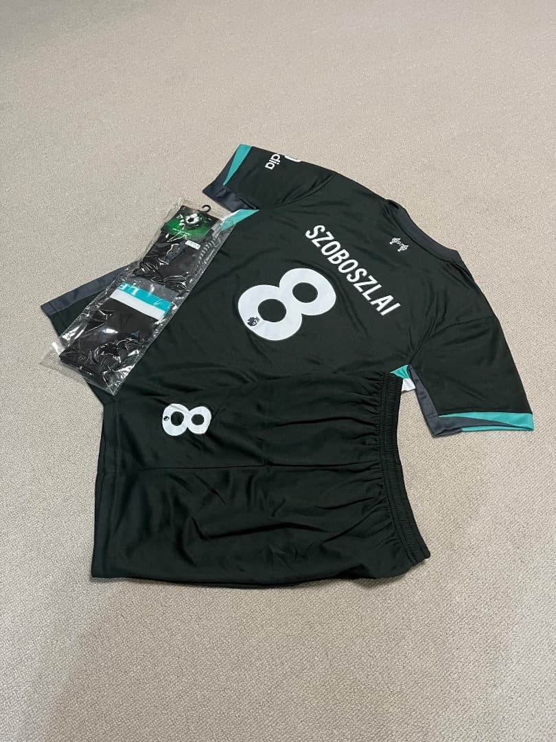 24-25年リバプール ユニフォーム上下ソックスセット ソボスライ サイズ