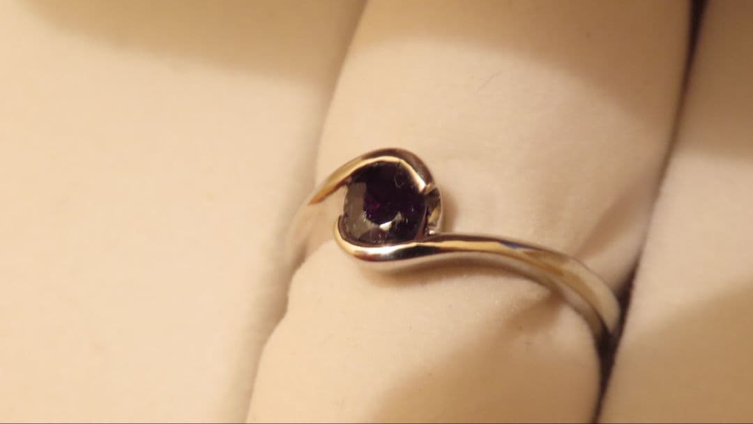 一点物 ロシア産 天然アレキサンドライト 0.69ct Pt900 鍛造製法