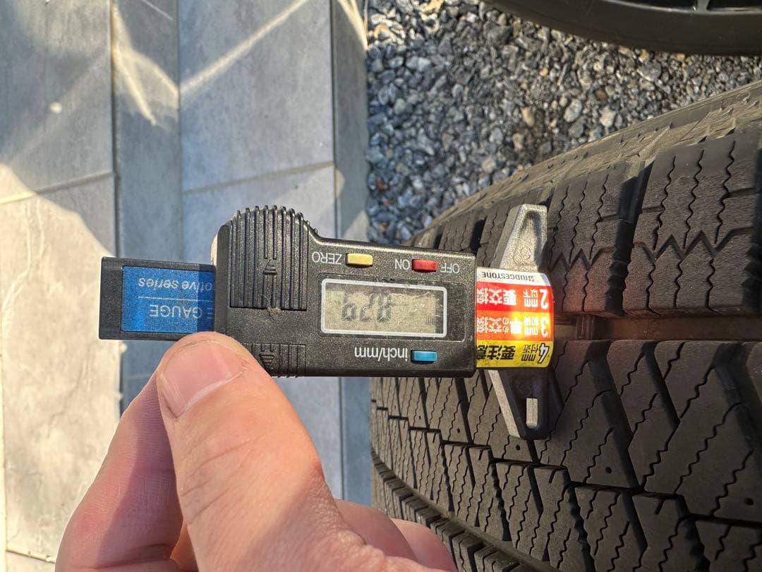 225/60/R17 スタッドレス　タイヤホイール4本セット　24年製　VRX2