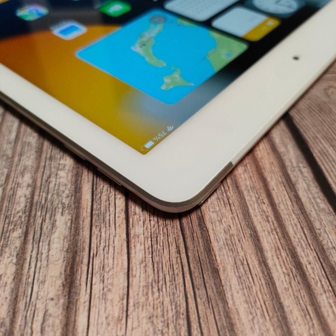 iPad 第6世代 32GB シルバー SIMフリー 美品 - メルカリ