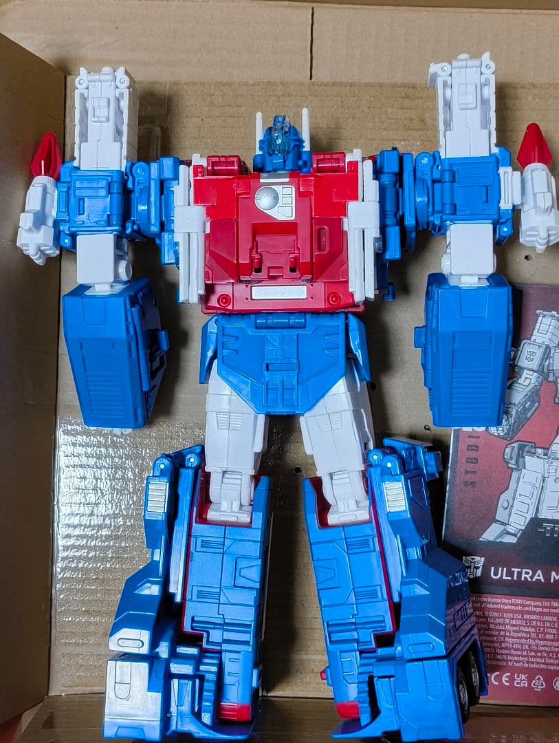 タカラトミー ウルトラマグナス スタジオシリーズ　SS-119 　開封品