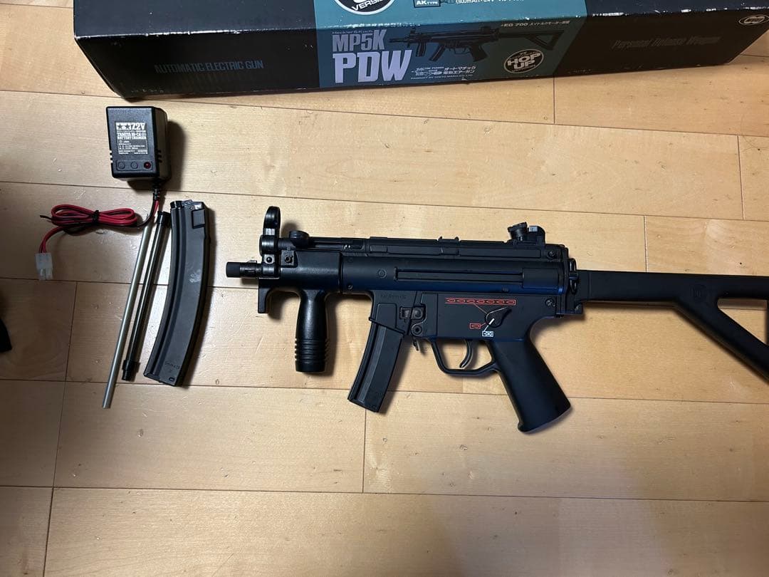MP5K PDW 電動ガン 、バッテリー新品。
