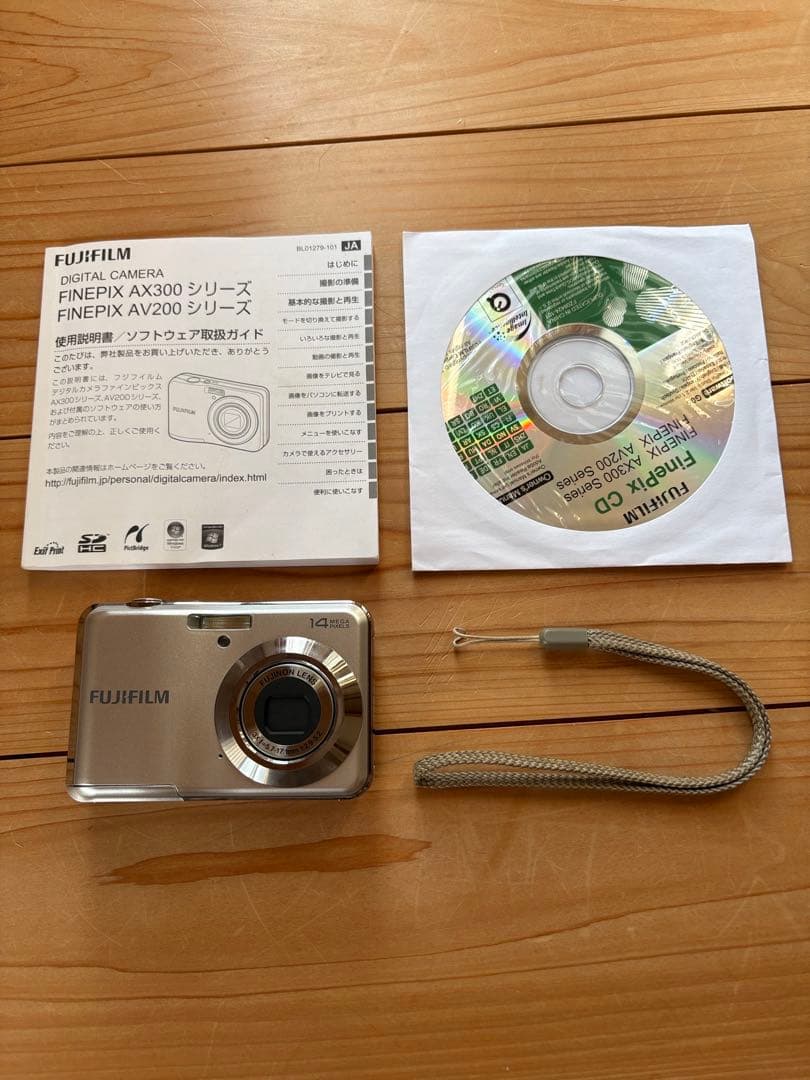 FUJIFILM FINEPIX AV210 - メルカリ