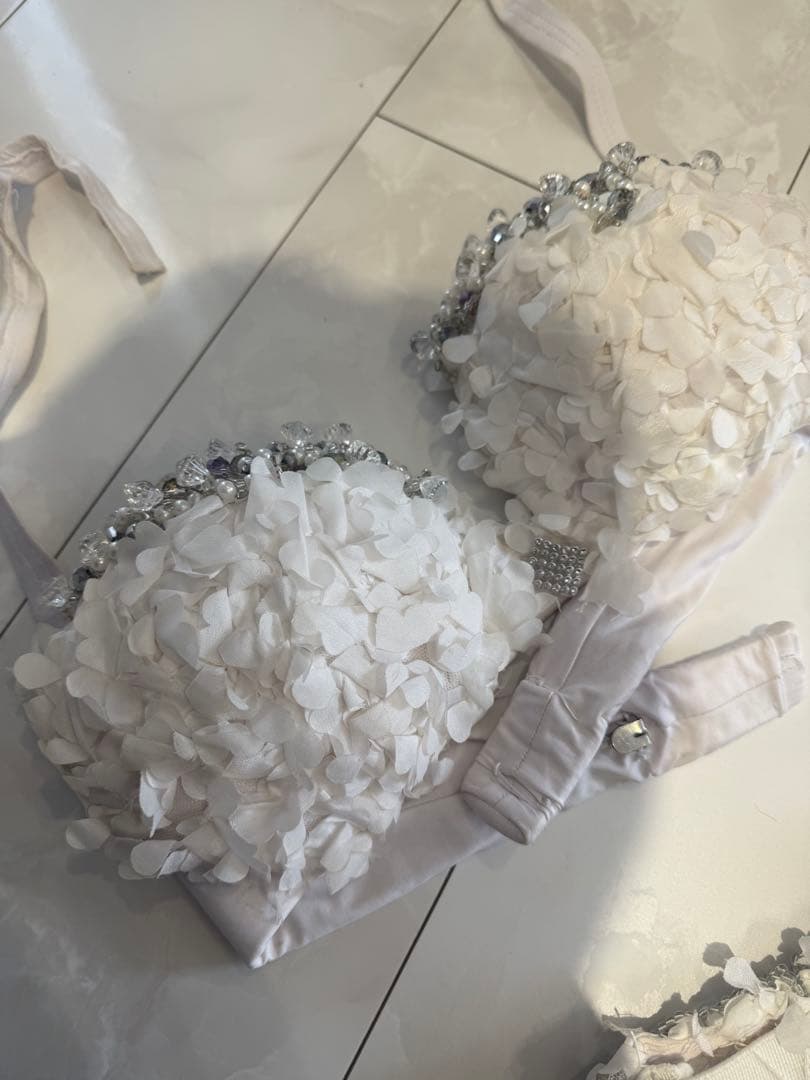 ベリーダンス衣装 白 ホワイトbachata インナーパンツ付き - メルカリ