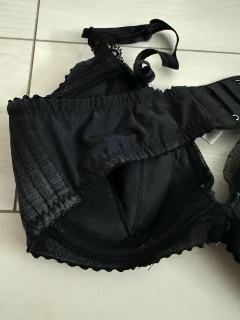 リュミエス　ノアール　Mサイズ　カップD70