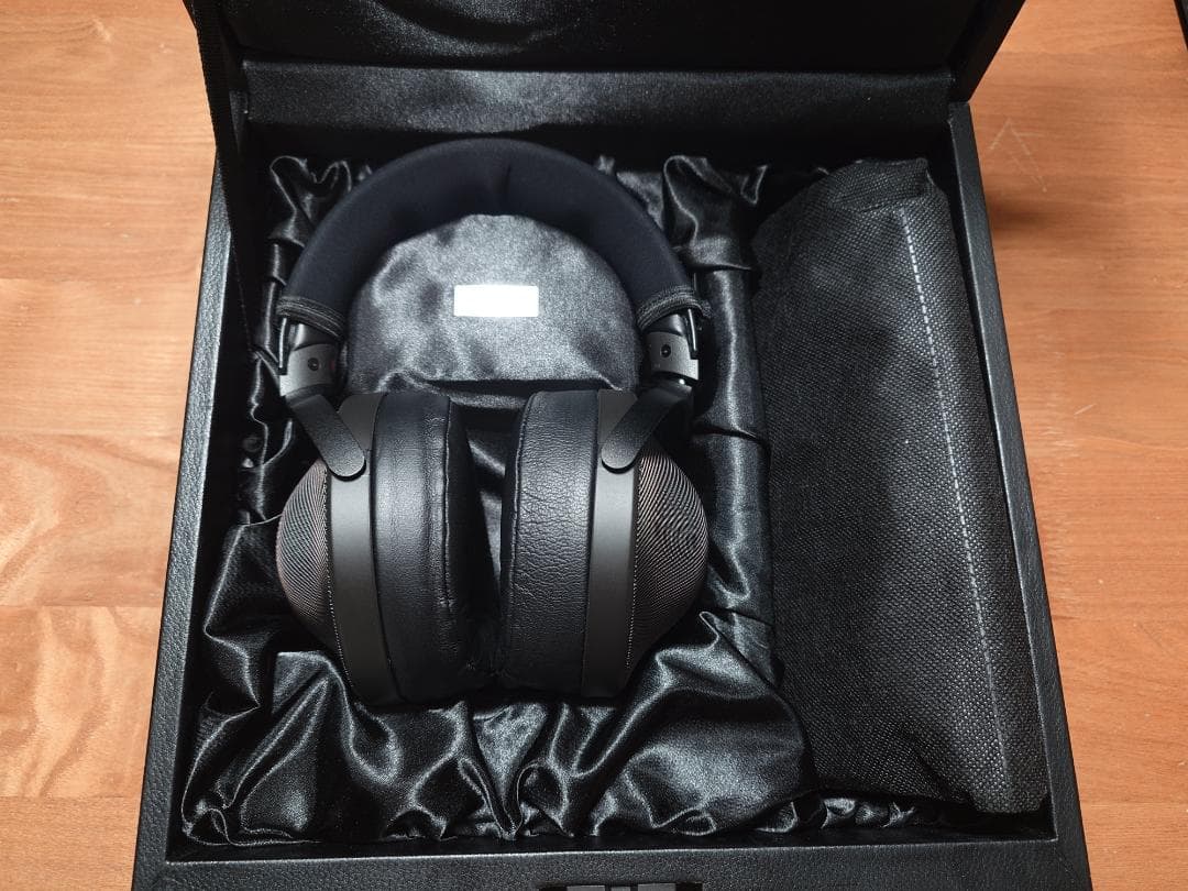 SONY MDR-Z1R & MUC-B20SB1 & キャリングケース SONY MDR-Z1R & MUC-B20SB1 & キャリングケース