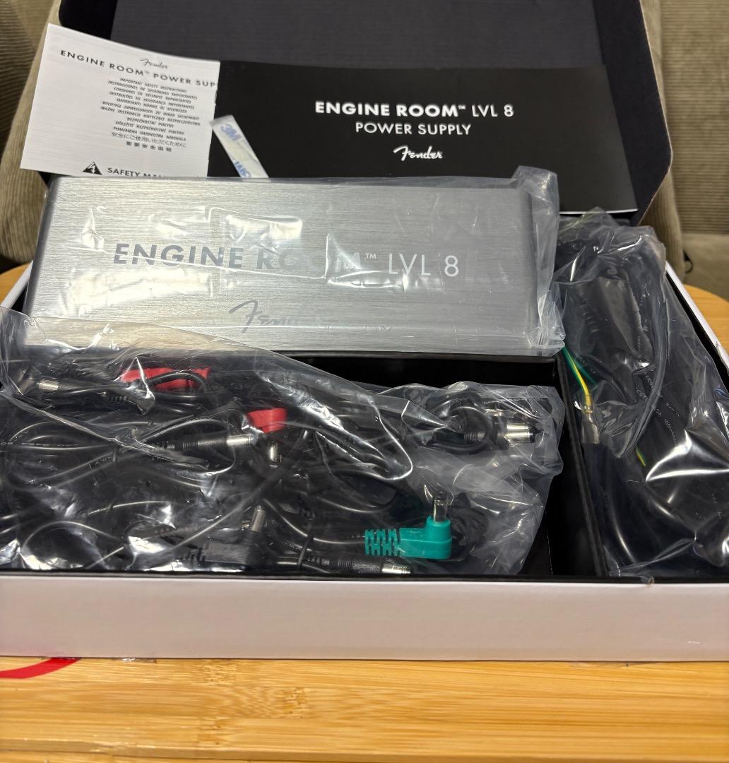 Fender ENGINE ROOM LVL 8 パワーサプライ