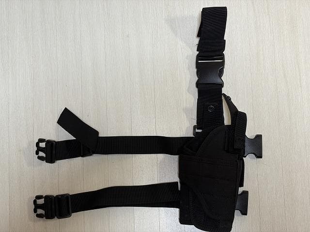 あ*き様 ジャンク扱い・10禁エアガンセット+ホルスター+ライフルケース等