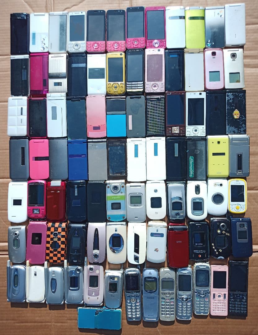 ガラケー ケータイ 携帯 ドコモ ソフトバンク エーユー 計86台