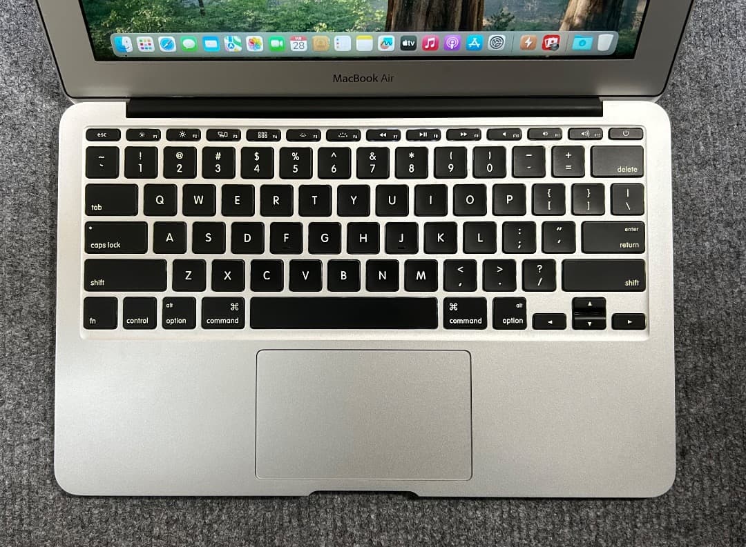 MacBook Air 2015 1.6Ghz 128Gb 11インチ USキー