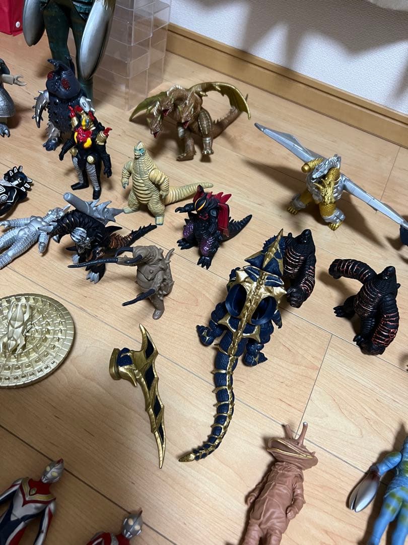 ウルトラマンソフビ、ガメラ、キングギドラ、バルタン星人カネゴン（レトロ）1989