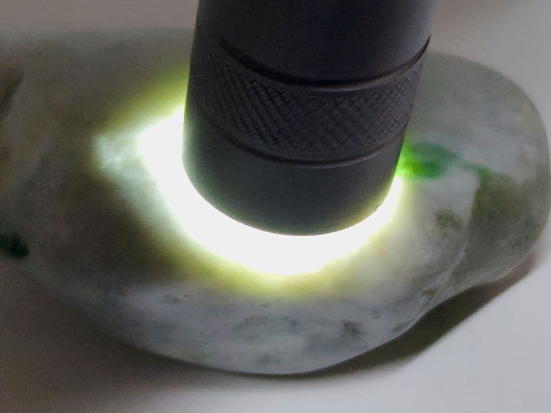 糸魚川160 翡翠 146g ヒスイ 原石 鑑賞石 自然石 誕生石 鉱物 鉱石